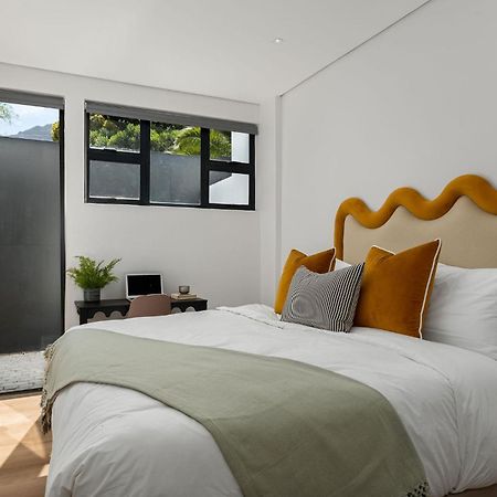 Neighbourgood 1St Crescent Camps Bay 호텔 케이프타운 외부 사진