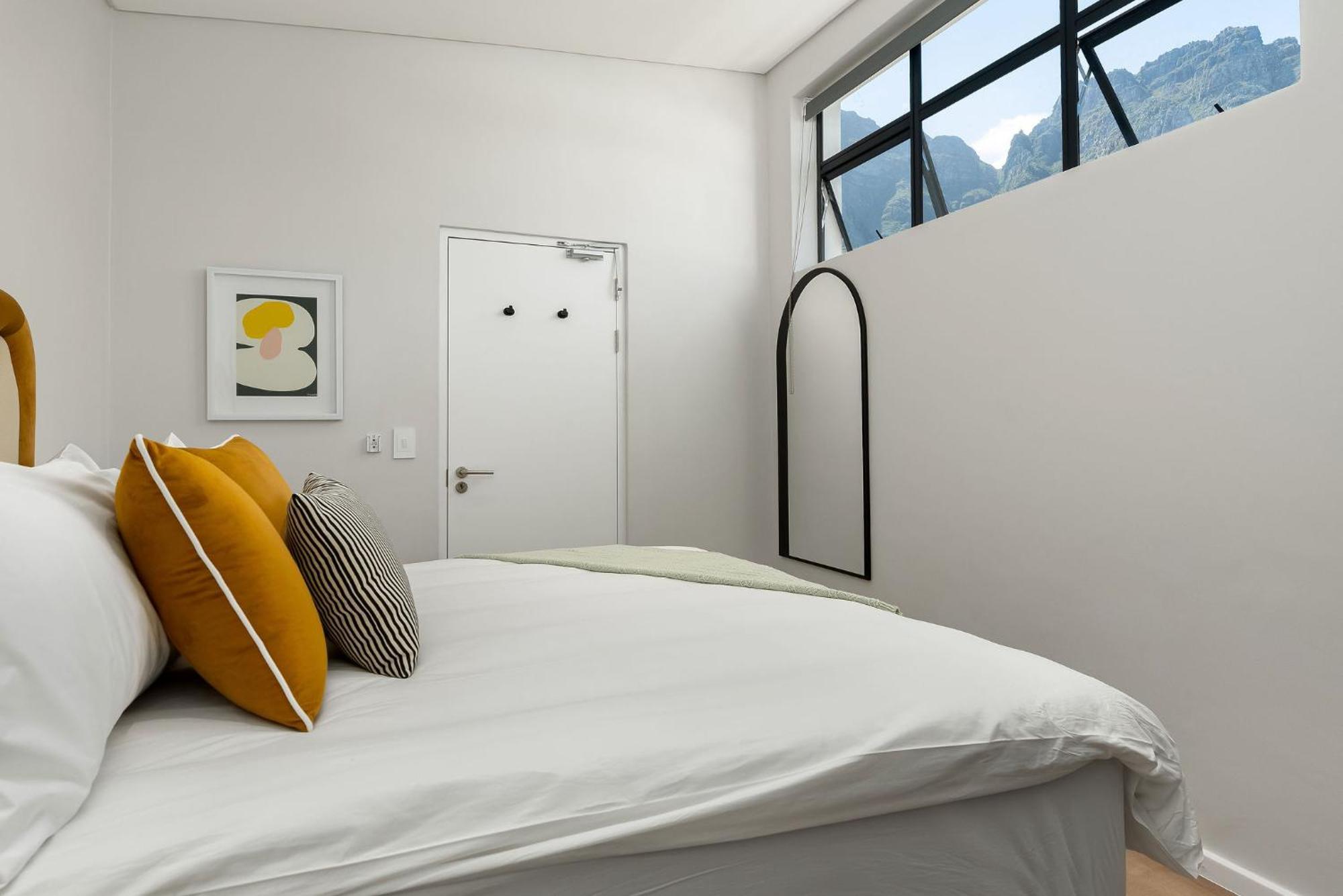 Neighbourgood 1St Crescent Camps Bay 호텔 케이프타운 객실 사진