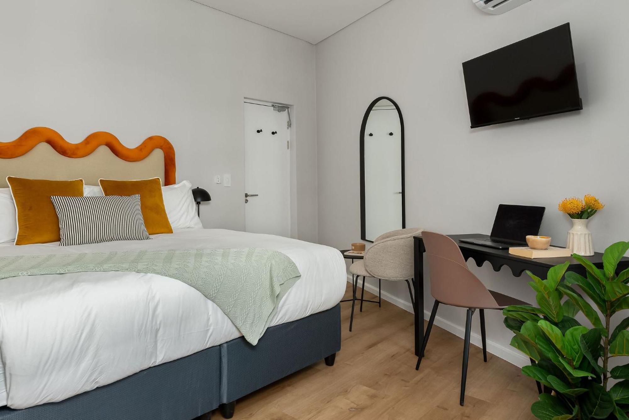 Neighbourgood 1St Crescent Camps Bay 호텔 케이프타운 객실 사진